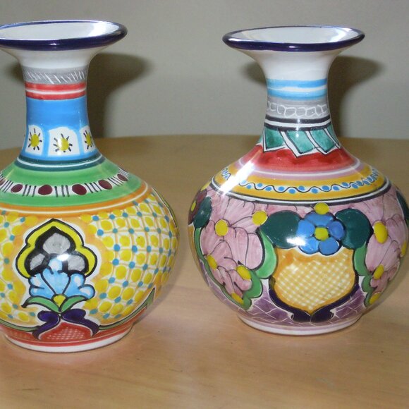 Two Hand Painted 5" Pottery Mexico Mexican Vase Hernandez Talavera Floral - Picture 1 of 3